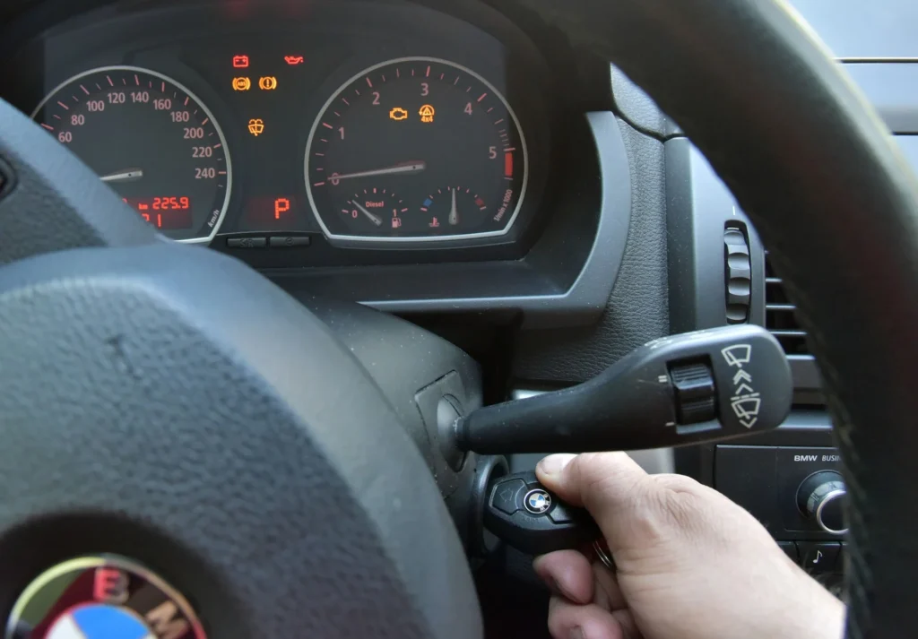 Kasowanie błędów w samochodzie – kiedy ma sens, a kiedy to tylko chwilowe rozwiązanie?