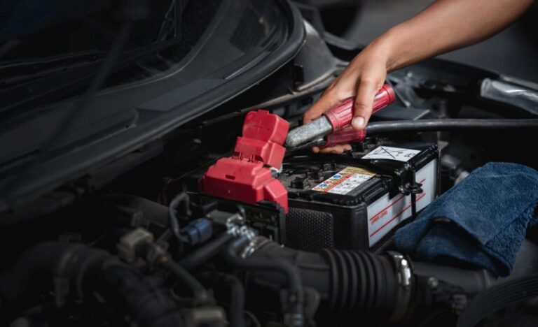Awaryjny rozruch auta – jak zrobić to bezpiecznie?