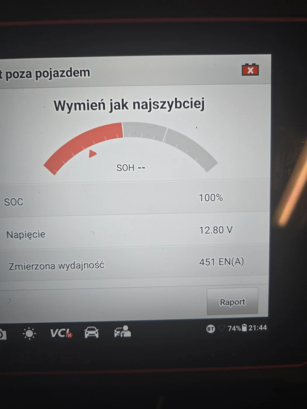 Ekran testera Autel BT506: napięcie 12,80 V, zmierzona wydajność 451 EN(A), SOC 100 procent, werdykt Wymień jak najszybciej